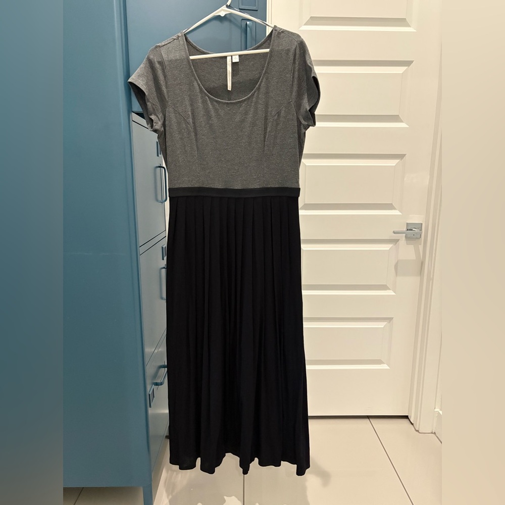 Lauren Conrad Pleated Maxi Dress Black/Grey Size L